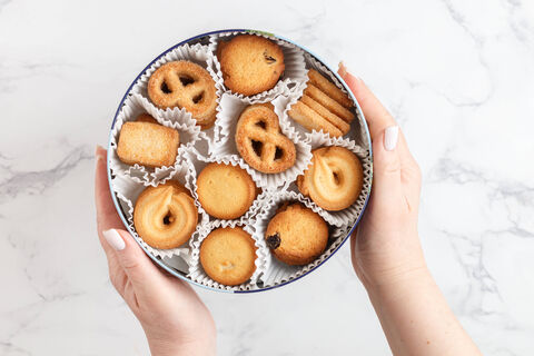 Гости на пороге – а к чаю ничего нет? 20 минут – и у вас полная тарелка песочного печенья: бюджетно, несложно и очень вкусно