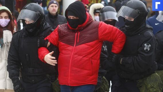 В преддверии суда над Навальным в районе Мосгорсуда начались задержания