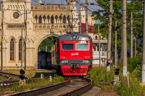 РЖД запустят дополнительный поезд из Керчи в Петербург