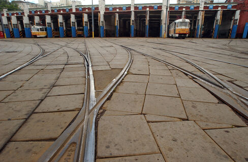 Петербург автоматизирует транспорт: роботы на страже депо и путей