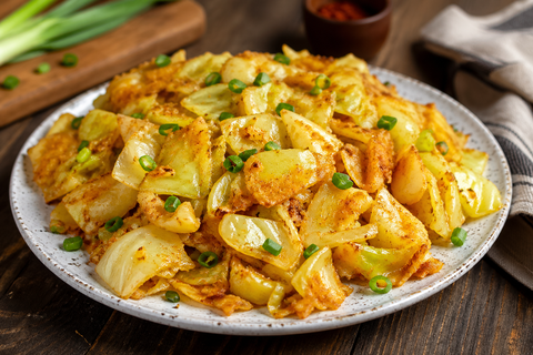 Капуста в доме больше не залёживается: рецепт за 15 минут, на который подсела вся семья