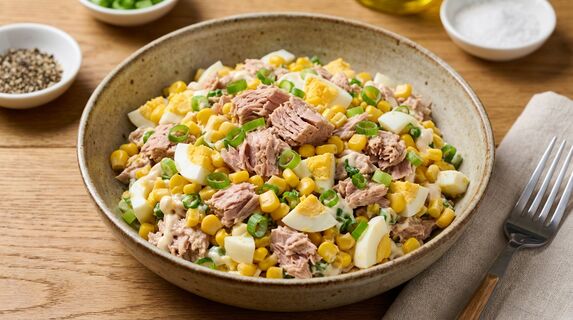 Открываю банку тунца — и готов идеальный салат за 5 минут: без мороки с готовкой