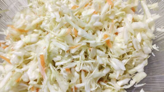 Как приготовить хрустящую и сочную квашеную капусту: всего 3 секрета - хранится 2 года 