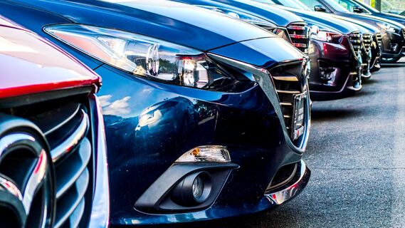 Чего ждут дилеры авторынка, придерживая автомобили