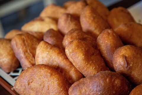 Ленивые пирожки "Лапти" с картошкой и творогом: получаются мягче пуха и нежнее облака – быстро, просто и вкусно