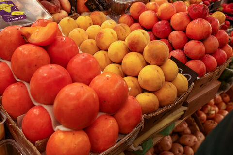 Сладкий камень в животе: почему хурма каждую зиму приводит петербуржцев к хирургу