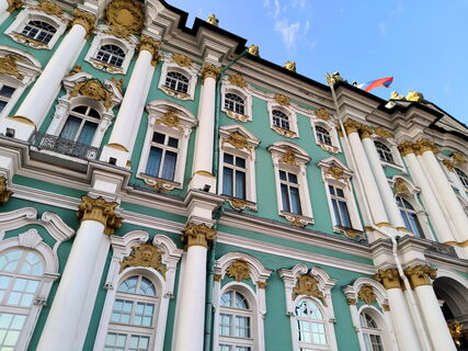 Токарный станок Петра, квартира Пушкина и гигантская «кукурузина»: как успеть все за выходные в Петербурге