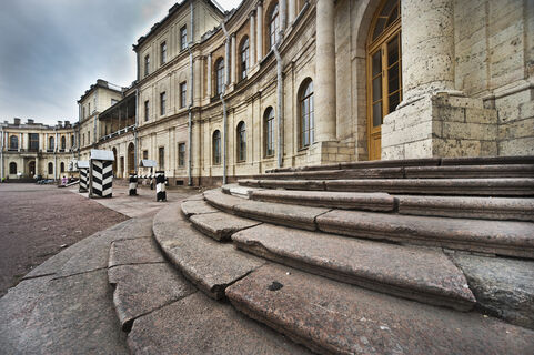 Зачем пушкам «рога» и куда исчезли их подставки: в Гатчину возвращаются легендарные «единороги»