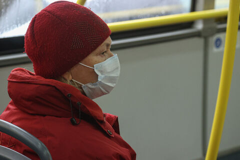 COVID-19 набирает обороты: +14% в области, рост в Петербурге