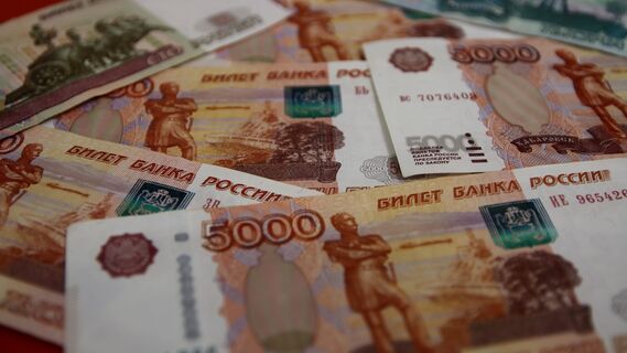 Зарплаты этих россиян в 2024 году могут вырасти сразу на 18%: вот кого ждет прибавка