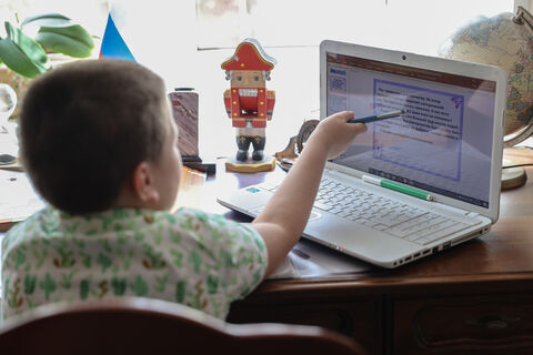 Что не так с решебниками? Роскомнадзор замахнулся на «шпаргалки» школьников