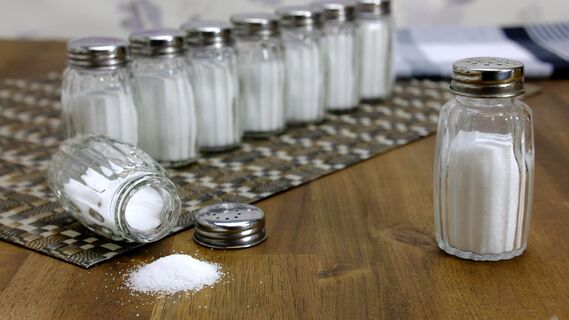 Снижение количество соли в рационе: диетолог назвала способ это сделать