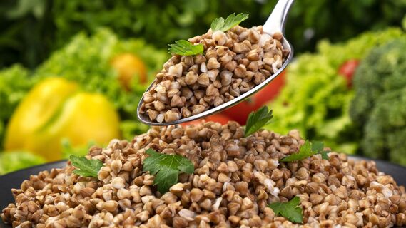 Такой гречневой каши вы еще не пробовали: просто добавьте в нее эти продукты