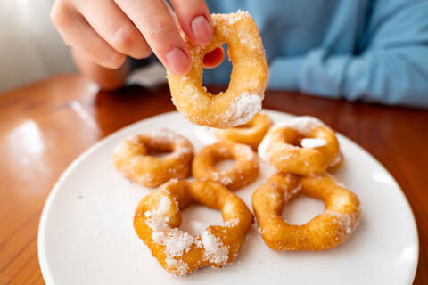 Пирожки больше не в тренде: ленивый рецепт выпечки без теста – домочадцы сметут со стола за секунды