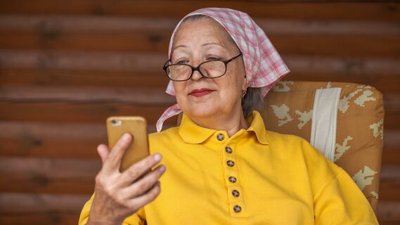 Чтобы не подхватить инфекцию: как не дать мобильному телефону стать рассадником бактерий