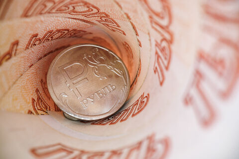 Премии к 23 февраля? Петербург в аутсайдерах — всего 7% работодателей