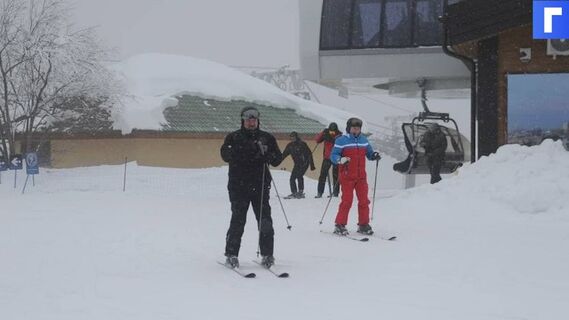 Путин и Лукашенко покатались на лыжах в Красной поляне