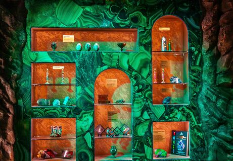 самоцветы, выставка