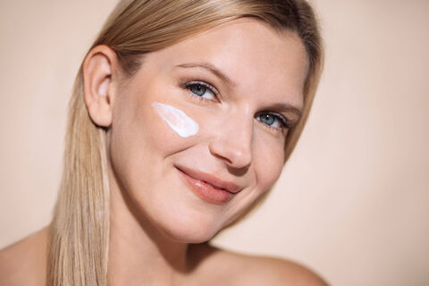 Не масло, а эликсир молодости: добавила 2 капли в крем - и лицо сияет, как в юности