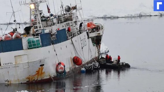 Российский траулер опрокинулся при спуске на воду в норвежском Киркенесе Российский траулер опрокинулся при спуске на воду в норвежском Киркенесе