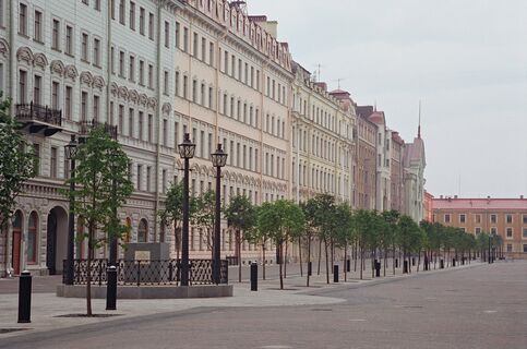 Пешеходная Конюшенная
