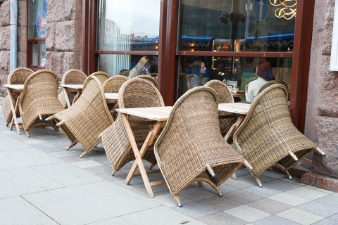 Летние веранды в Петербурге: столики у Исаакия ждут гостей