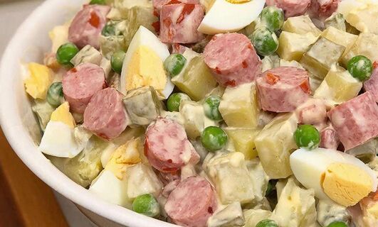 Какие огурцы класть в "Оливье": Свежие, солёные или маринованные - советы хозяек