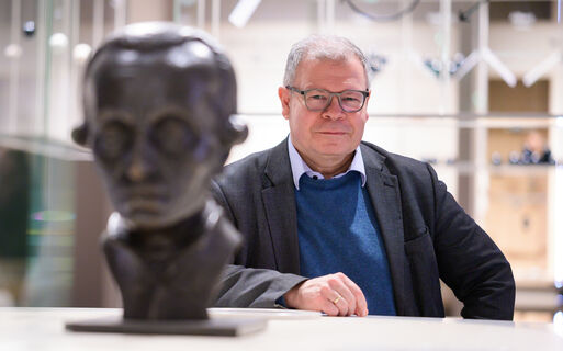 Пришла устраиваться на работу: Новый босс задал 3 вопроса и сразу принял - вот что я ответила