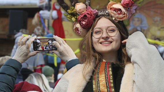 Как проходит Масленица в Ленобласти: блины, гуляния и сожжение чучела в разных районах региона