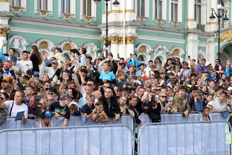 люди, площадь