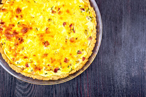 Быстрый пирог на сковороде за 30 минут — вкуснятина на ужин, готовится без хлопот