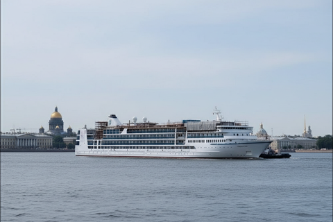 «Владимир Жириновский» уже у причала: круизный лайнер прибыл в Петербург «Владимир Жириновский» уже у причала: круизный лайнер прибыл в Петербург