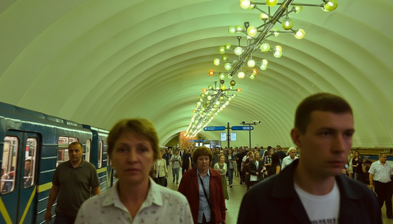 На «Озерках» пассажир сорвался на пути: почему понадобились и «скорая», и спасатели