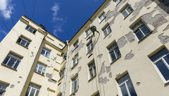 Почти шесть миллиардов накапали: долг петербуржцев за капремонт перевалил за 5,9 млрд рублей