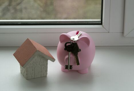 Ключи под запись: в России хотят обязать снимать на видео все сделки с жильём