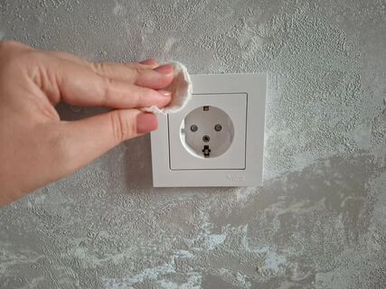 2 капли на ватный диск - и розетки белее снега: ни пыли, ни желтизны, ни пятен