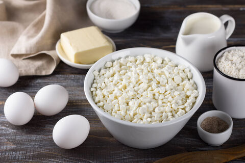 2 пачки творога и 3 яйца – и через 10 минут вкусный завтрак готов: домашние сметают его за 1 минуту – не сырники и не запеканка