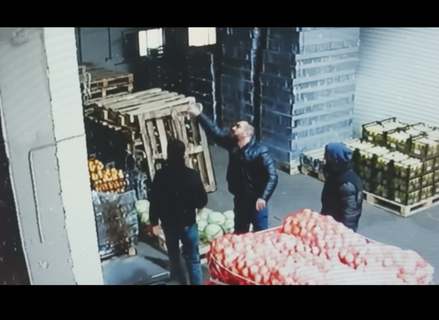 Огурцы, пули и горячая кровь: как обычная овощебаза в Петербурге превратилась в арену семейных распрей