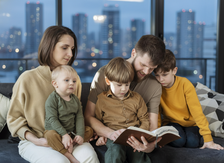 Многодетным разрешат «лишние» 1894 рубля: новый порог для пособий удивил родителей