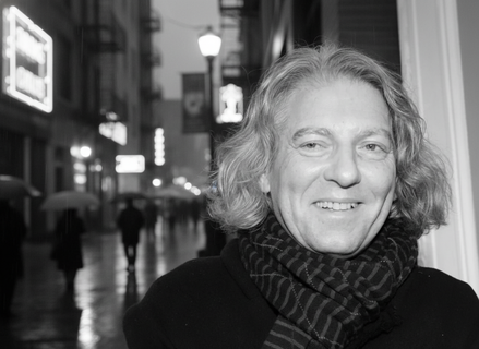 Наследие эфиров угасло: телеведущий Александр Олейников скончался