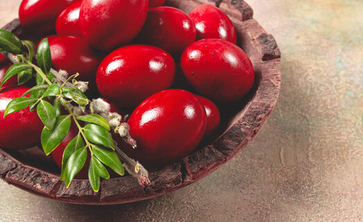 Химозные красители - в прошлом: пасхальные яйца станут ярче рубина - нужен только натуральный отвар