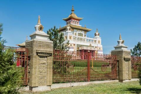 Будто в Азии побывали — город в России, где как в Тибете: буддийские храмы, пагоды и умиротворение