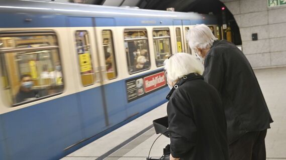 Мудрые пенсионеры в сентябре едут на этот курорт: низкие цены и шикарная природа