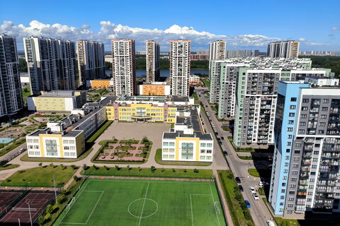 Разница в 22 тысячи: почему в Петербурге отдать ребенка в частную школу дороже, чем взять ипотеку на 40 «квадратов»