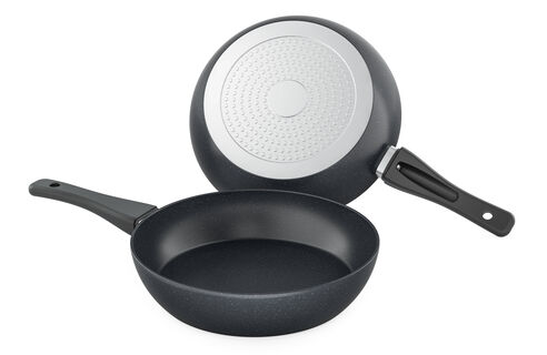 1 шт. в воду – и 10-летняя сковорода засияет как новая: вековой нагар и жир отвалятся сами – без "шуманитов" и "танцев с бубном"  