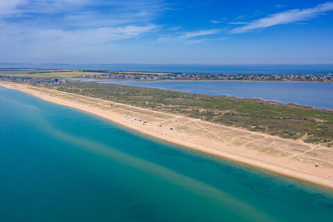 Для любителей отдыха "дикарем" - самое то: кемпинги на берегу Черного моря - с чистыми пляжами и лазурной водой