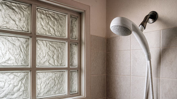 Окно в ванной