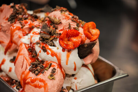 Какие города России славятся вкусным мороженым - ради этого сюда точно стоит приехать: пломбир, как в СССР