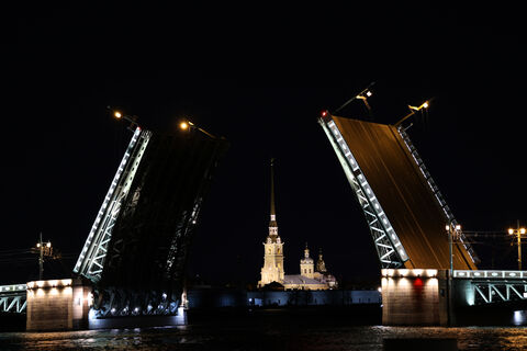 Какой мост в Санкт-Петербурге разводится первым - не ответят даже местные жители: точное расписание