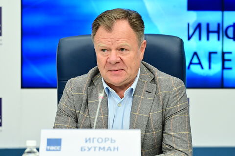 От смокингов до импровизаций: Игорь Бутман готовит бал в Петербурге для тех, кто любит джаз и классику